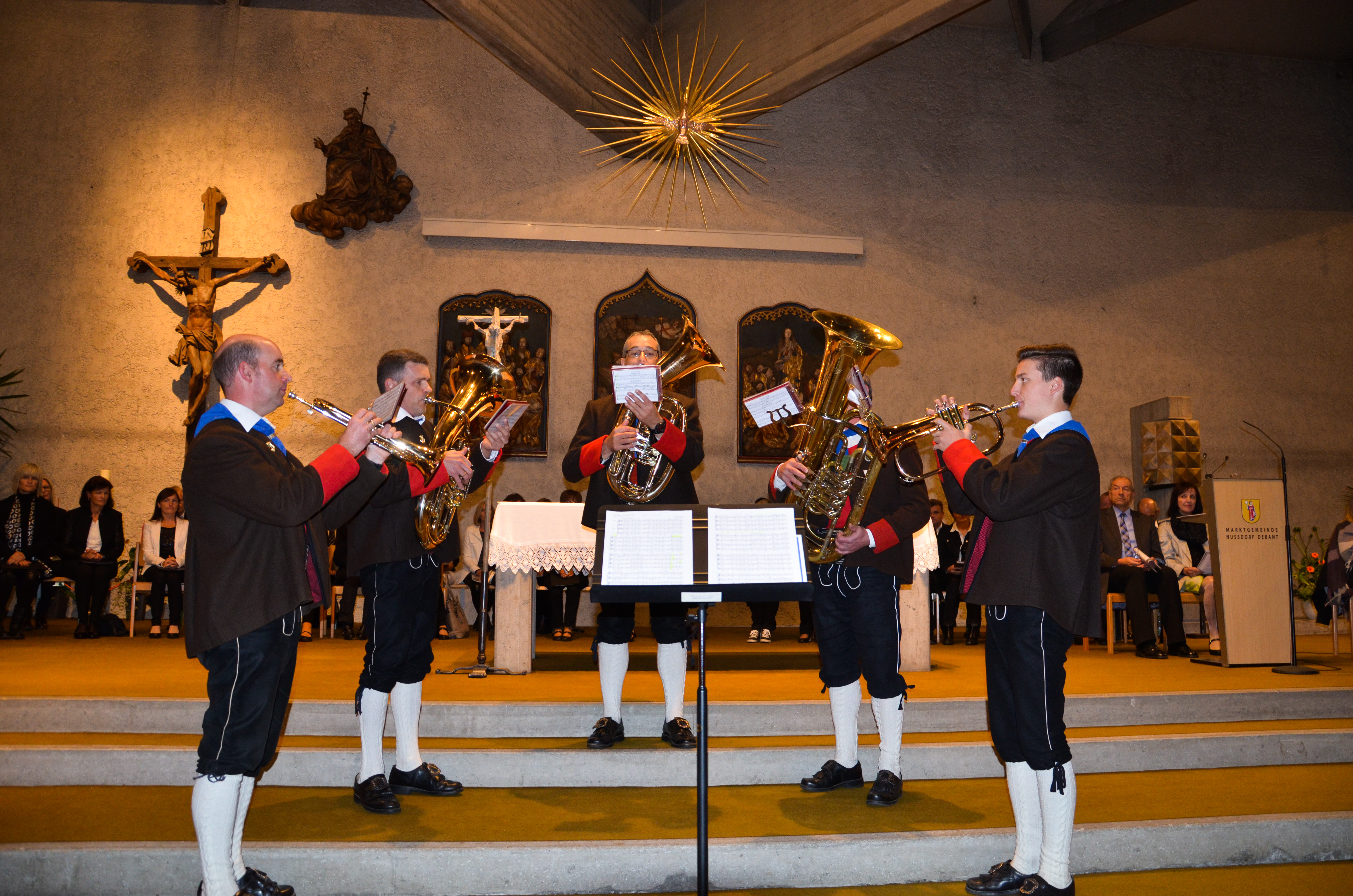 Stimmungsvolles Kirchenkonzert Stimmungsvolles Kirchenkonzert