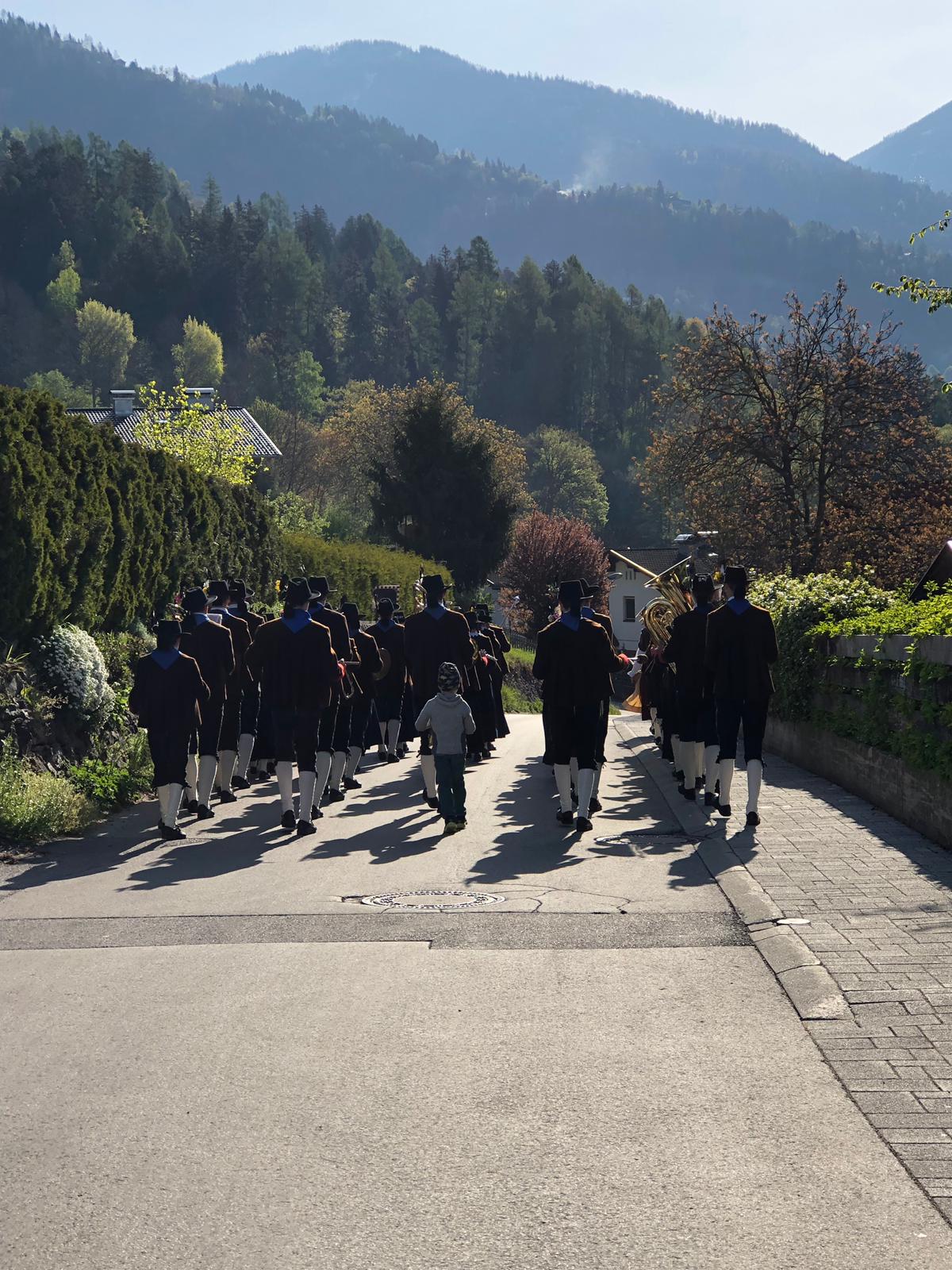 Der traditionelle Weckruf Der traditionelle Weckruf