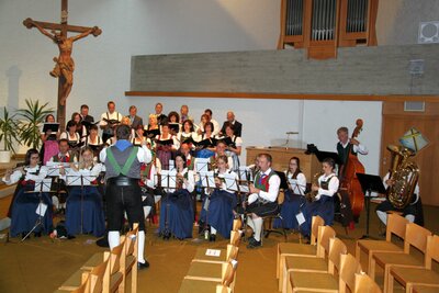 Bischofsempfang und Messe Pfingsten 2017