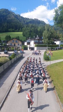 2025 30 Jahre Markterhebungsfest Umzug durch die Gemeinde