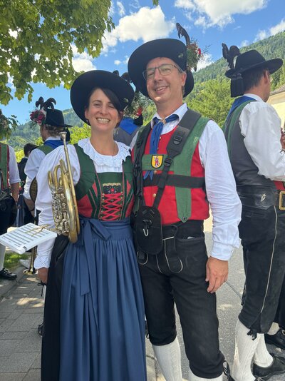 2025 30 Jahre Markterhebungsfest Umzug durch die Gemeinde